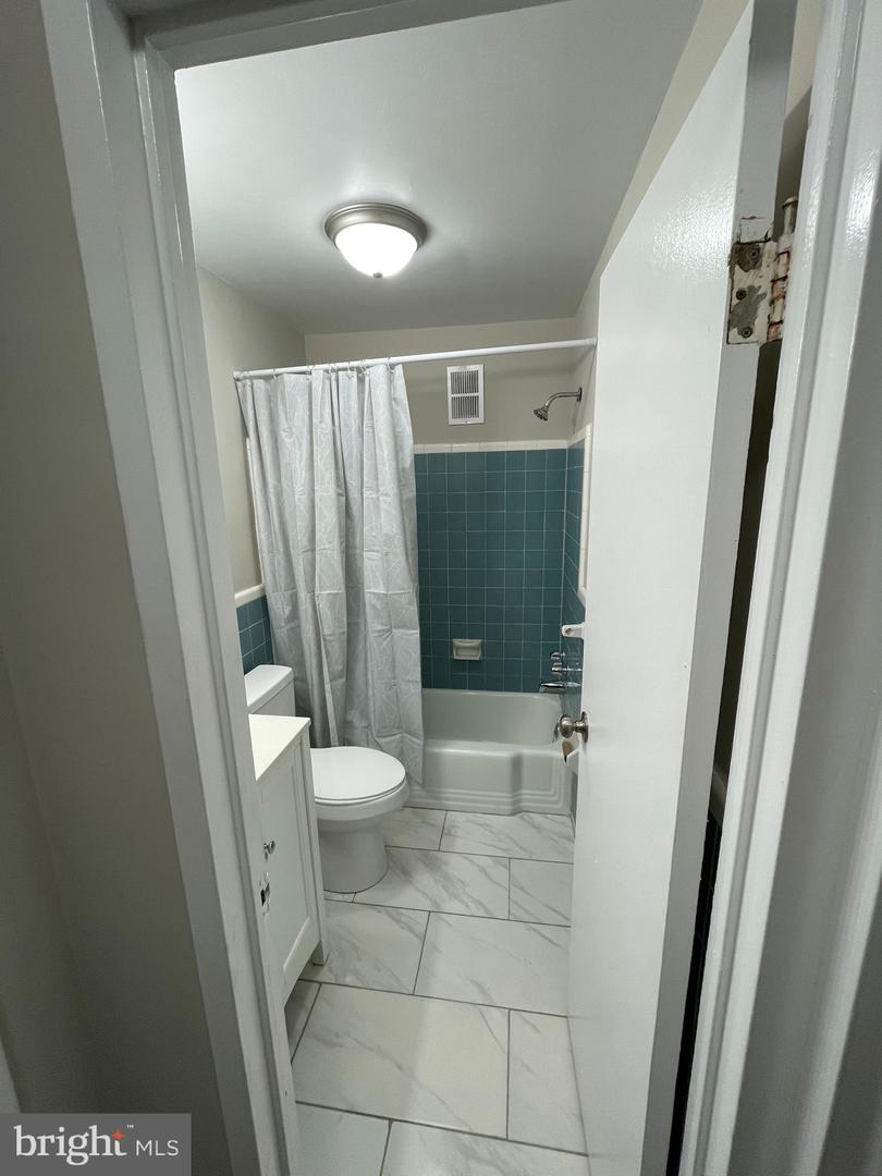 8601 Manchester Rd #217 Property Photo 4
