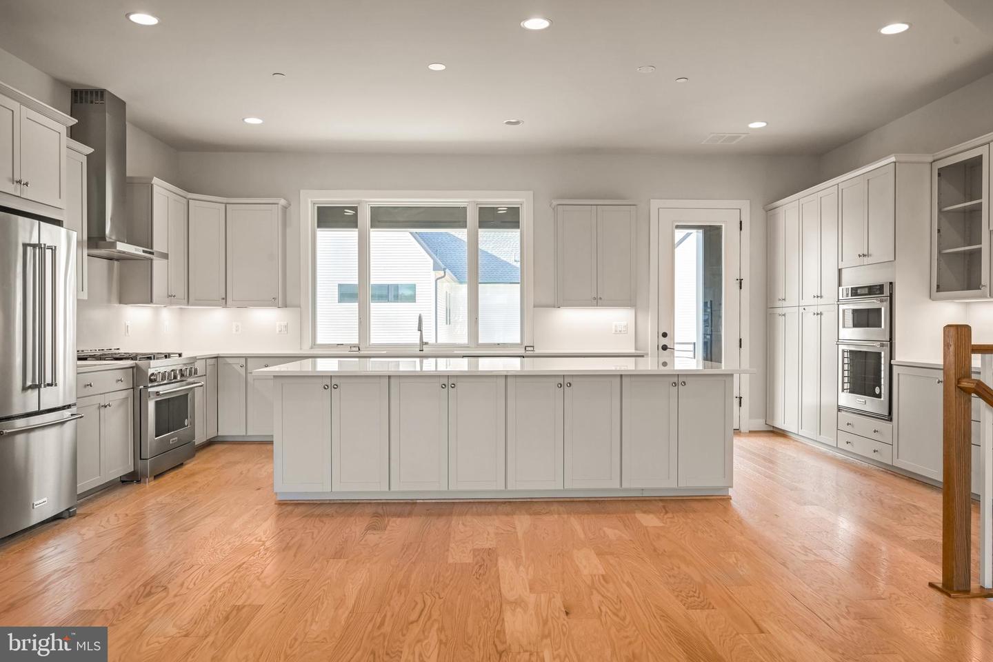 9767 Azure Aly Property Photo