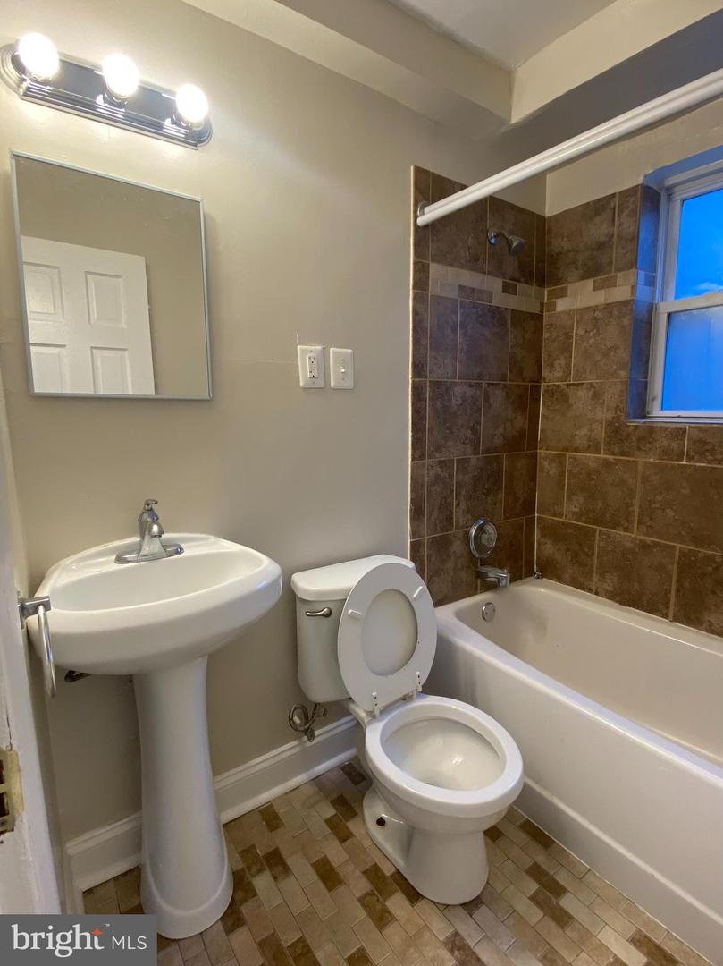 8507 Flower Ave #6 Property Photo 9