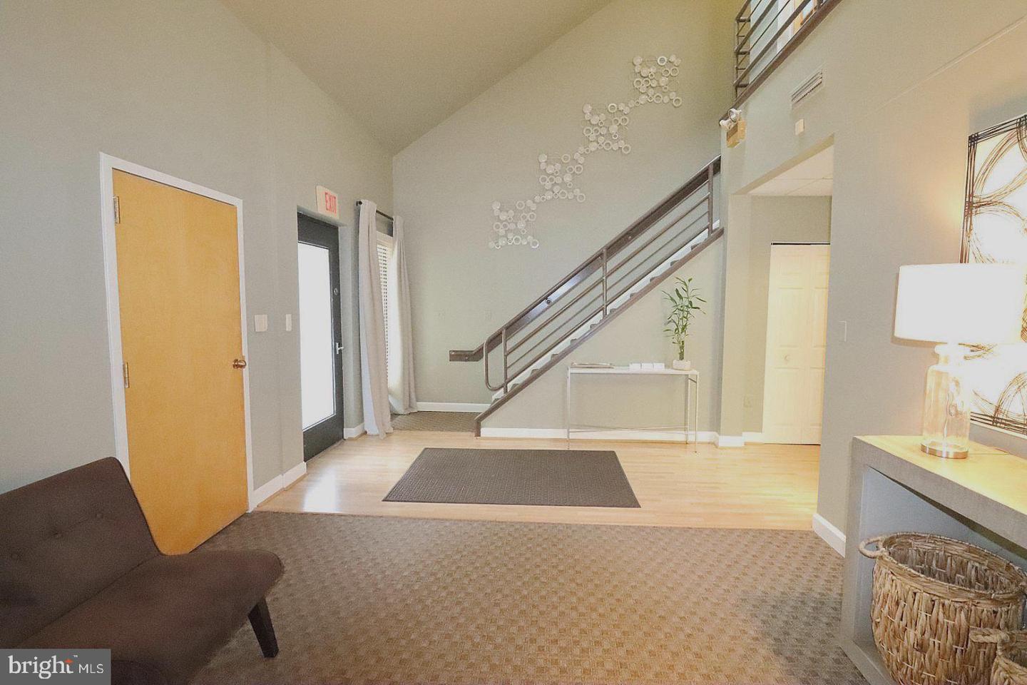 847-e Quince Orchard Blvd #eye-2 Property Photo