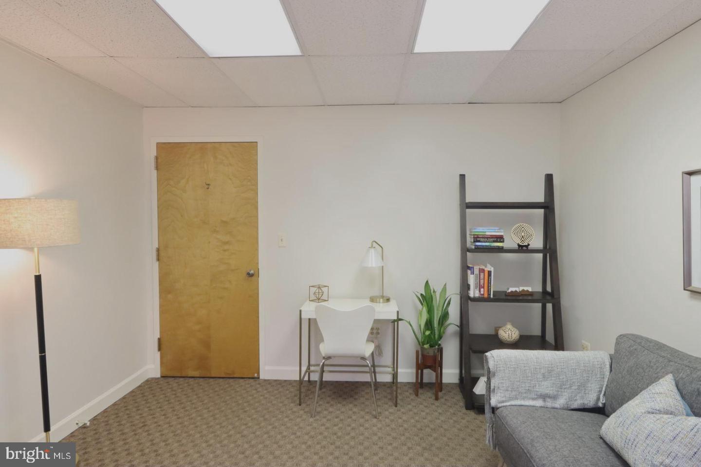 847-e Quince Orchard Blvd #eye-2 Property Photo 7