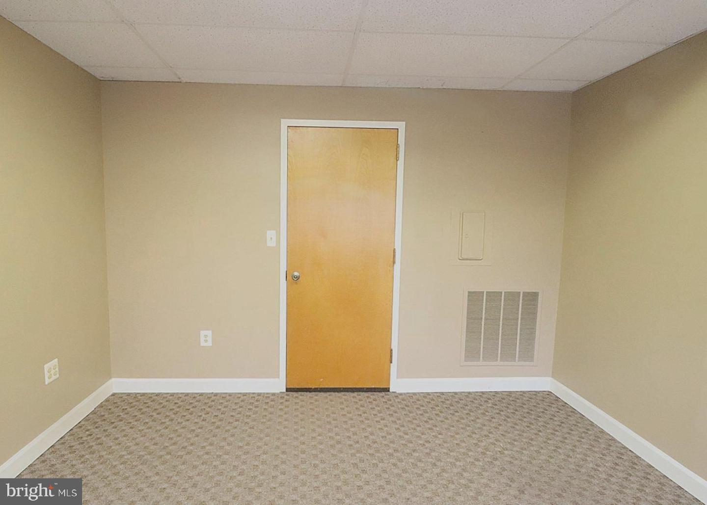 847-e Quince Orchard Blvd #eye-2 Property Photo 14