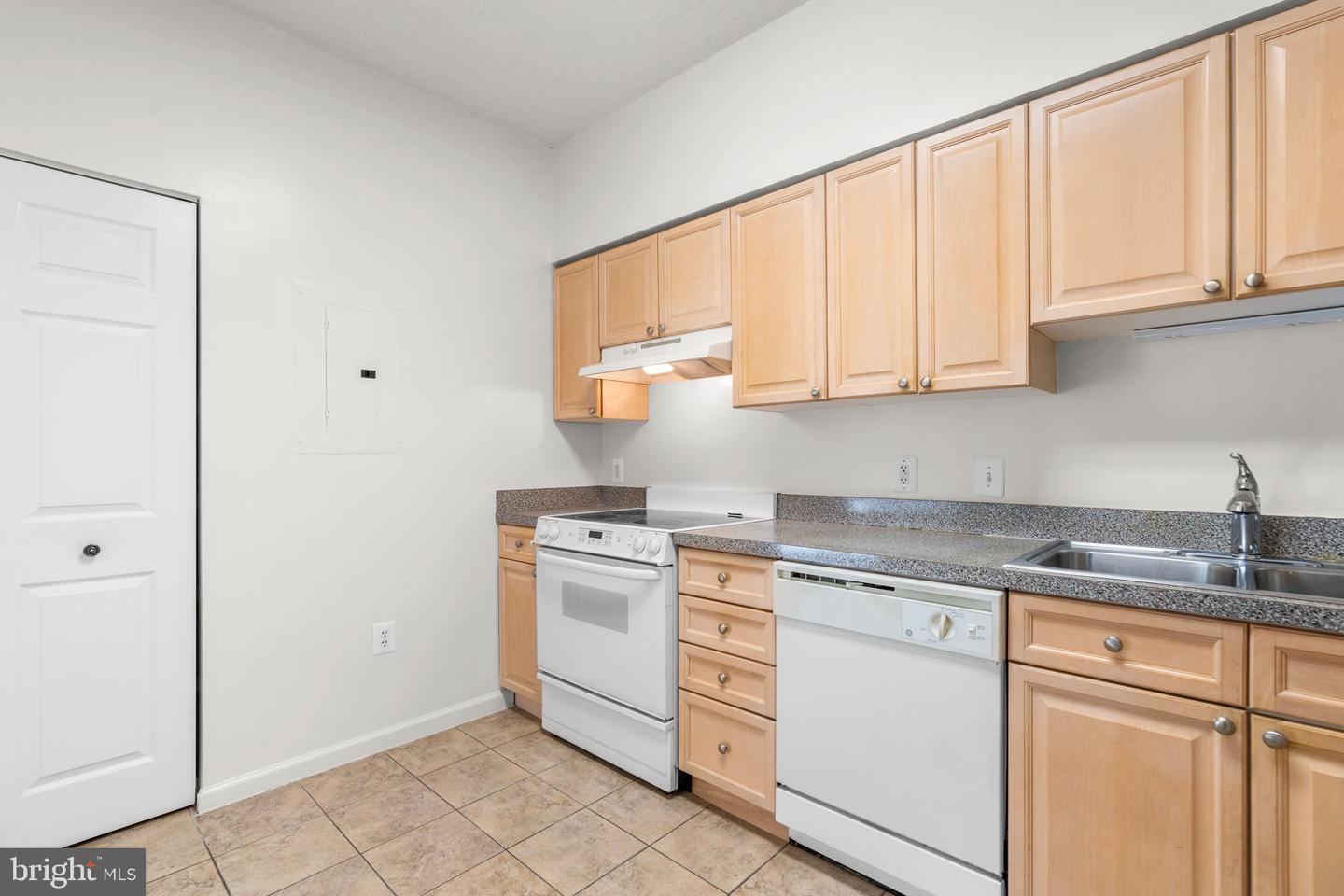 3005 S Leisure World Blvd #322 Property Photo 19