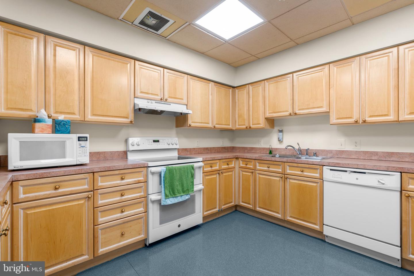 3005 S Leisure World Blvd #322 Property Photo 37