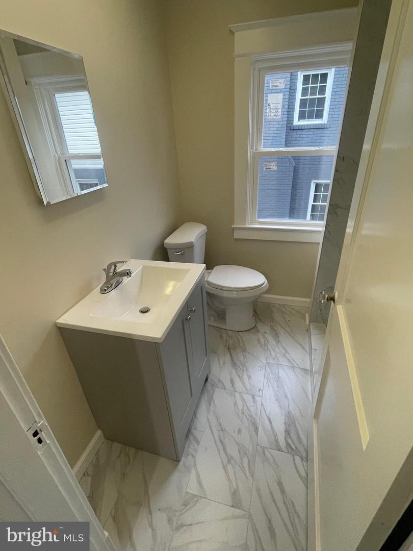 611 Sligo Ave Property Photo 5