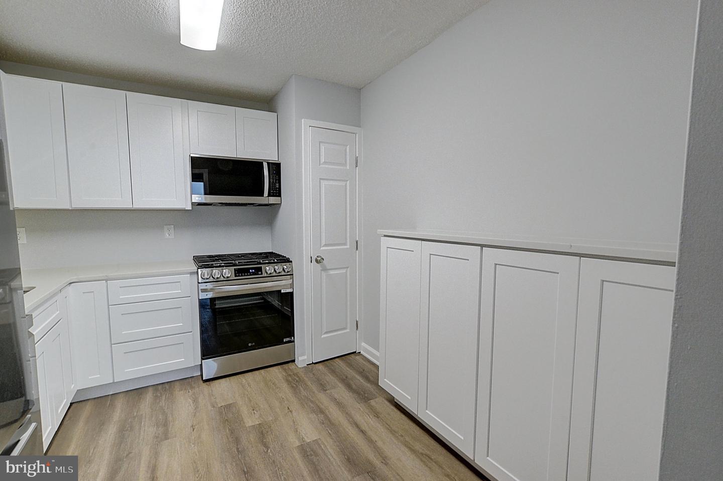5225 Pooks Hill Rd #1227s Property Photo 4