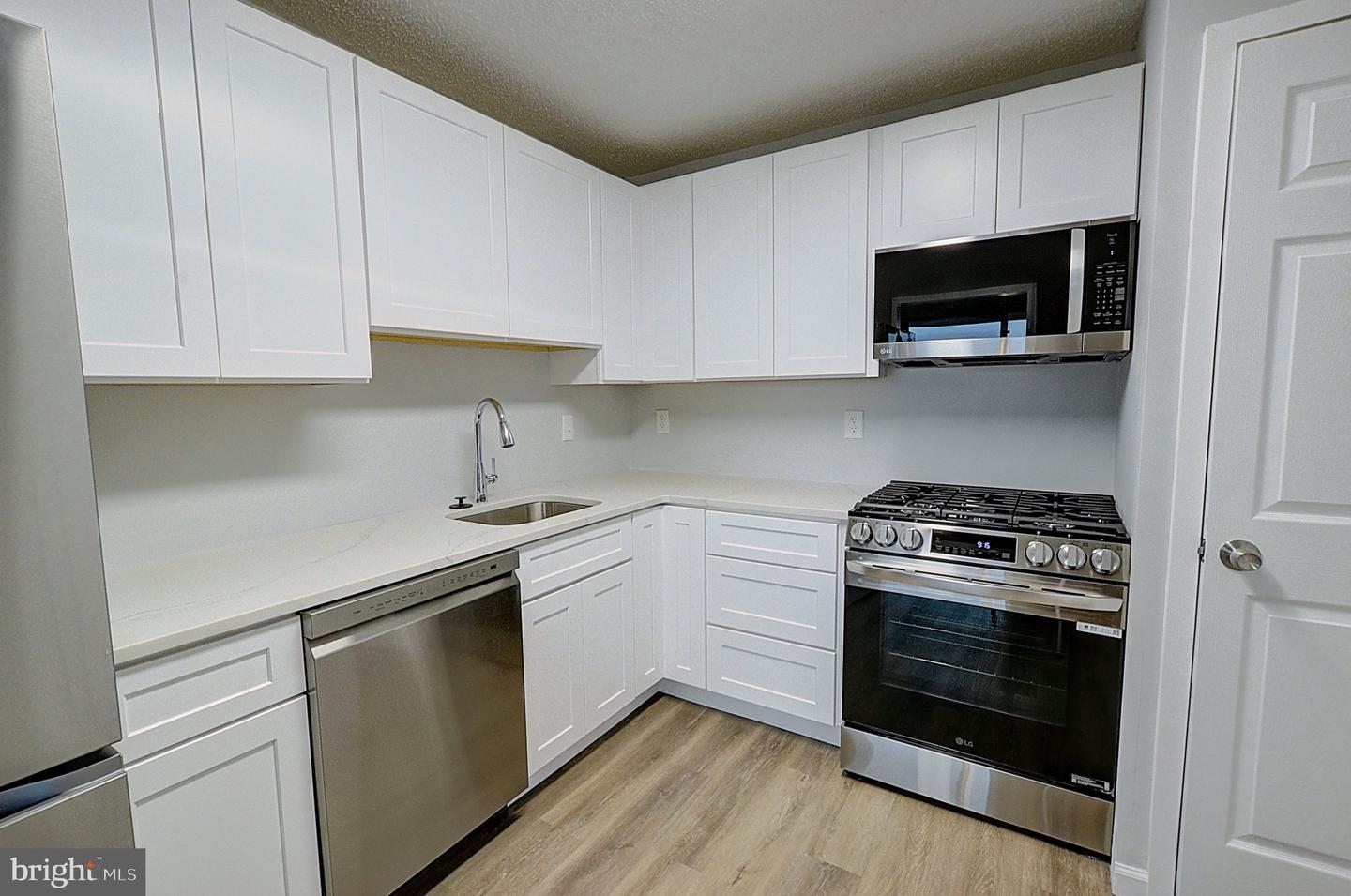 5225 Pooks Hill Rd #1227s Property Photo 5