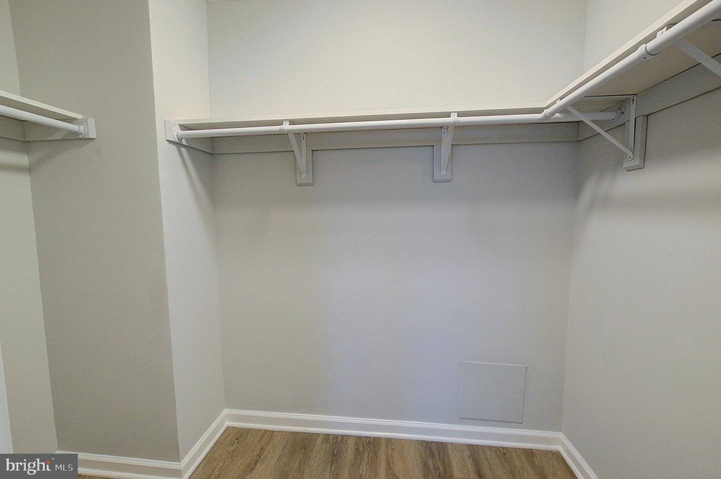 5225 Pooks Hill Rd #1227s Property Photo 11