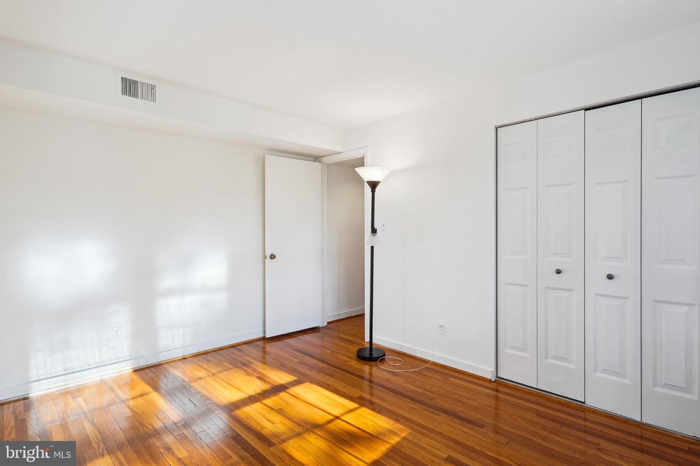 2244 Washington Ave #102 Property Photo 7