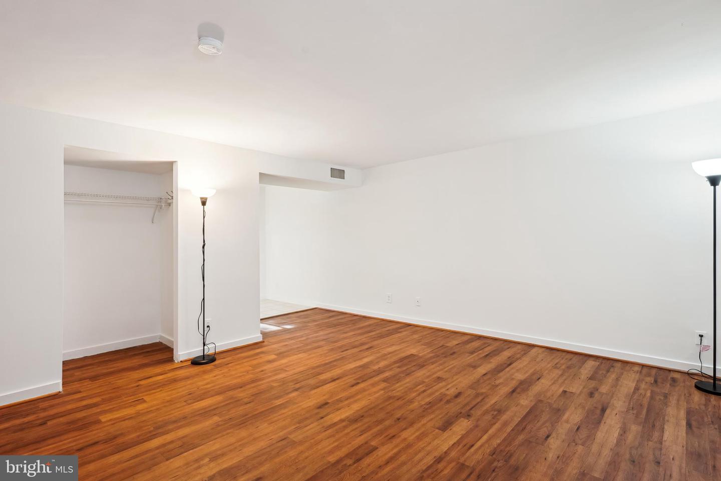 2244 Washington Ave #102 Property Photo 11