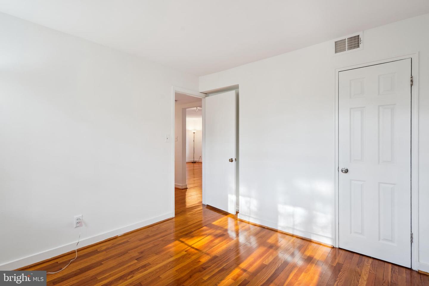 2244 Washington Ave #102 Property Photo 15