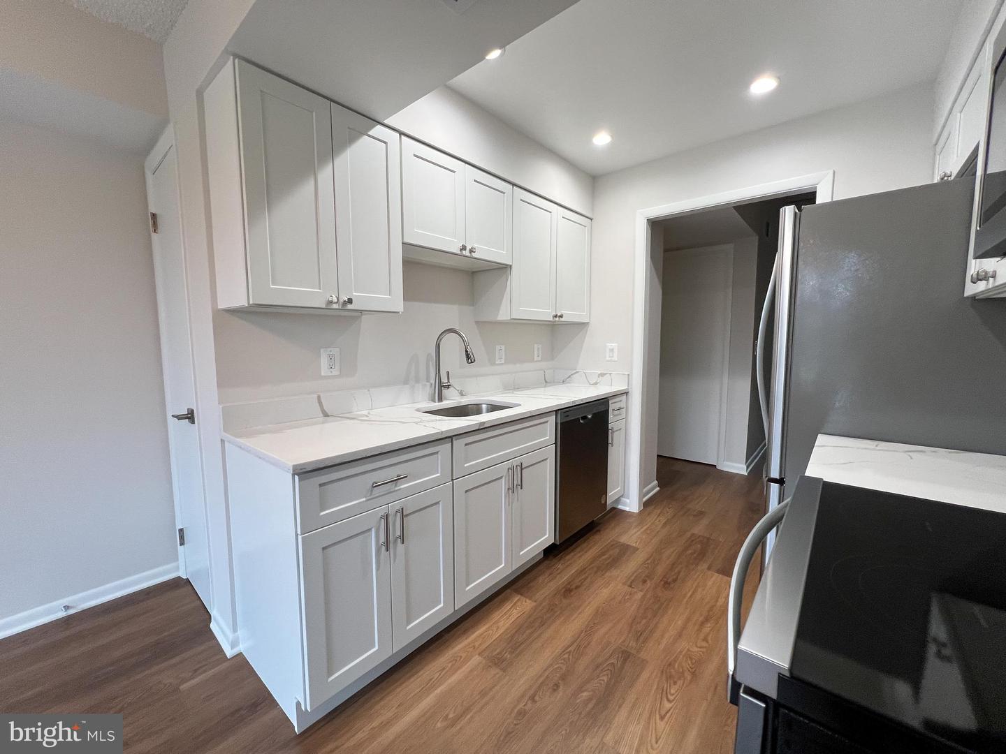 15201 Elkridge Way #3j Property Photo