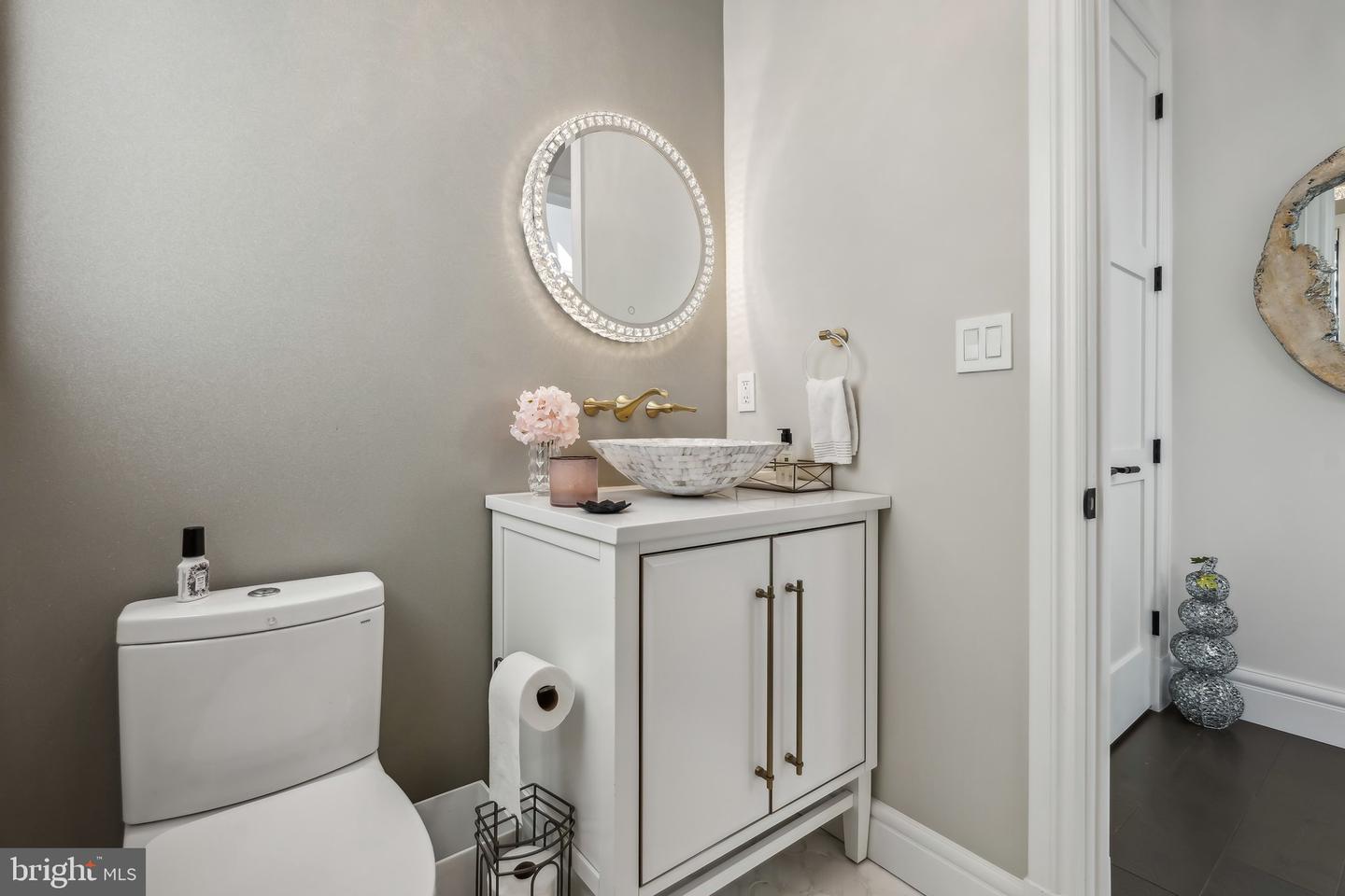 6025 Avon Dr Property Photo 8
