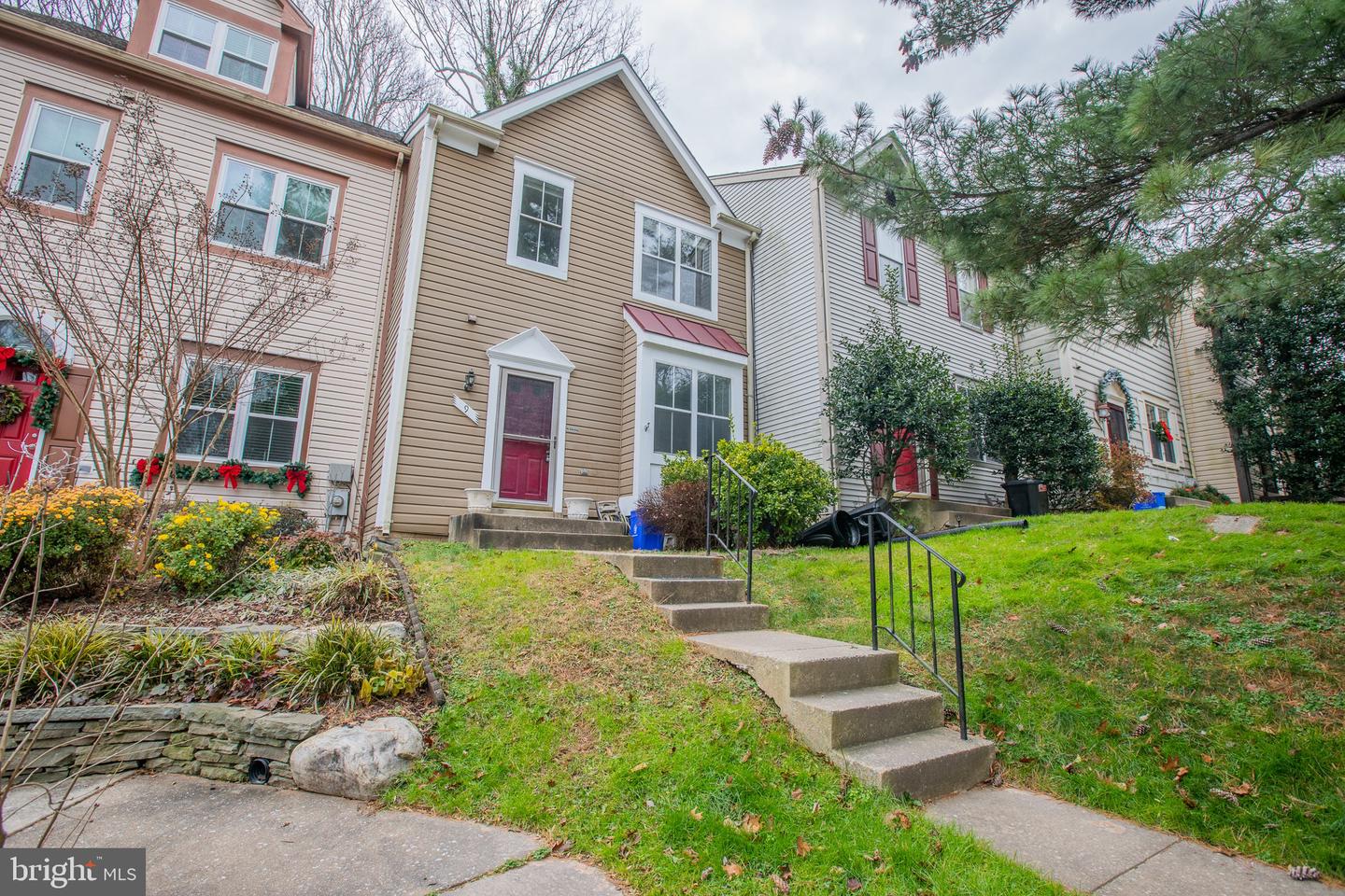 9 Waterside Ct Property Photo