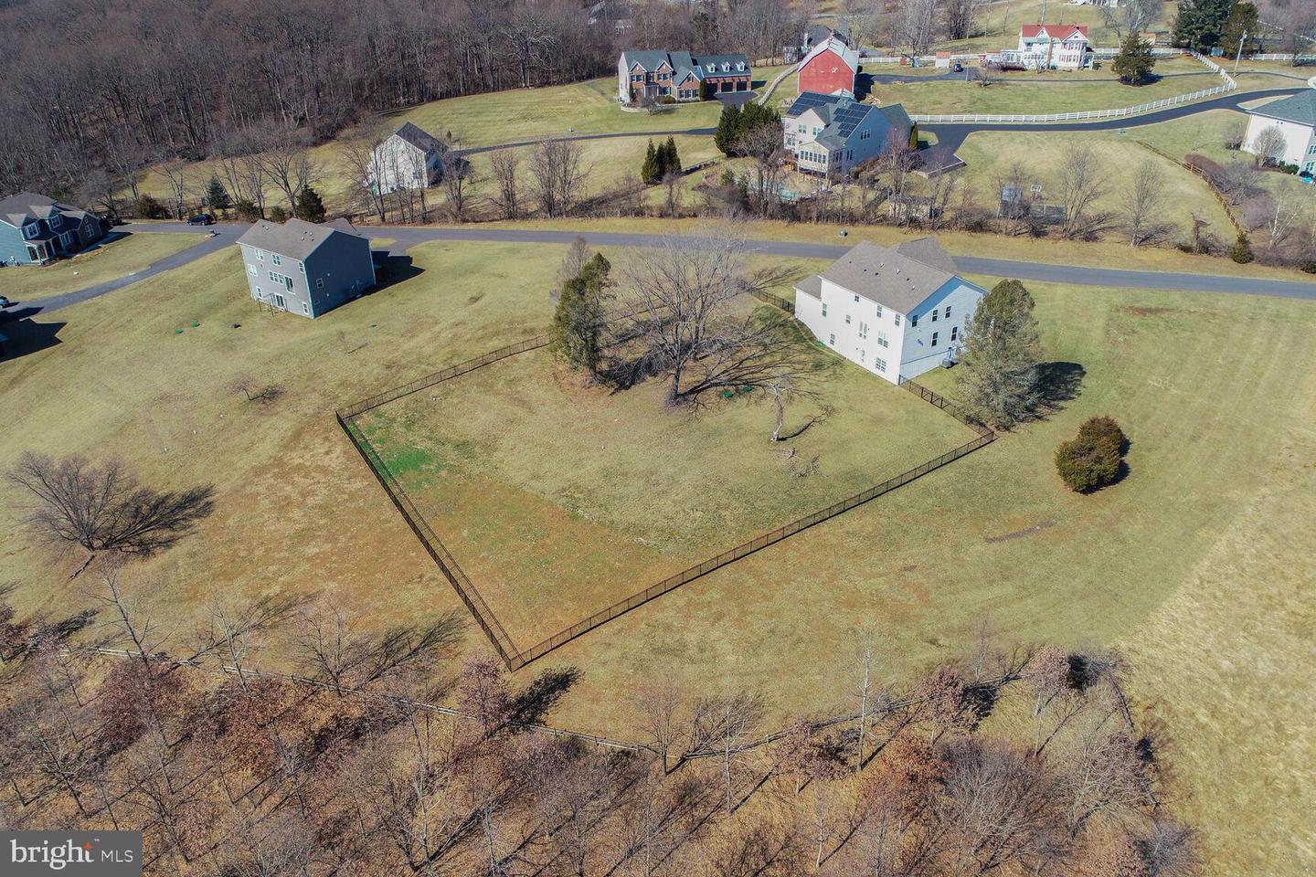 23420 Woodfield Rd Property Photo 40
