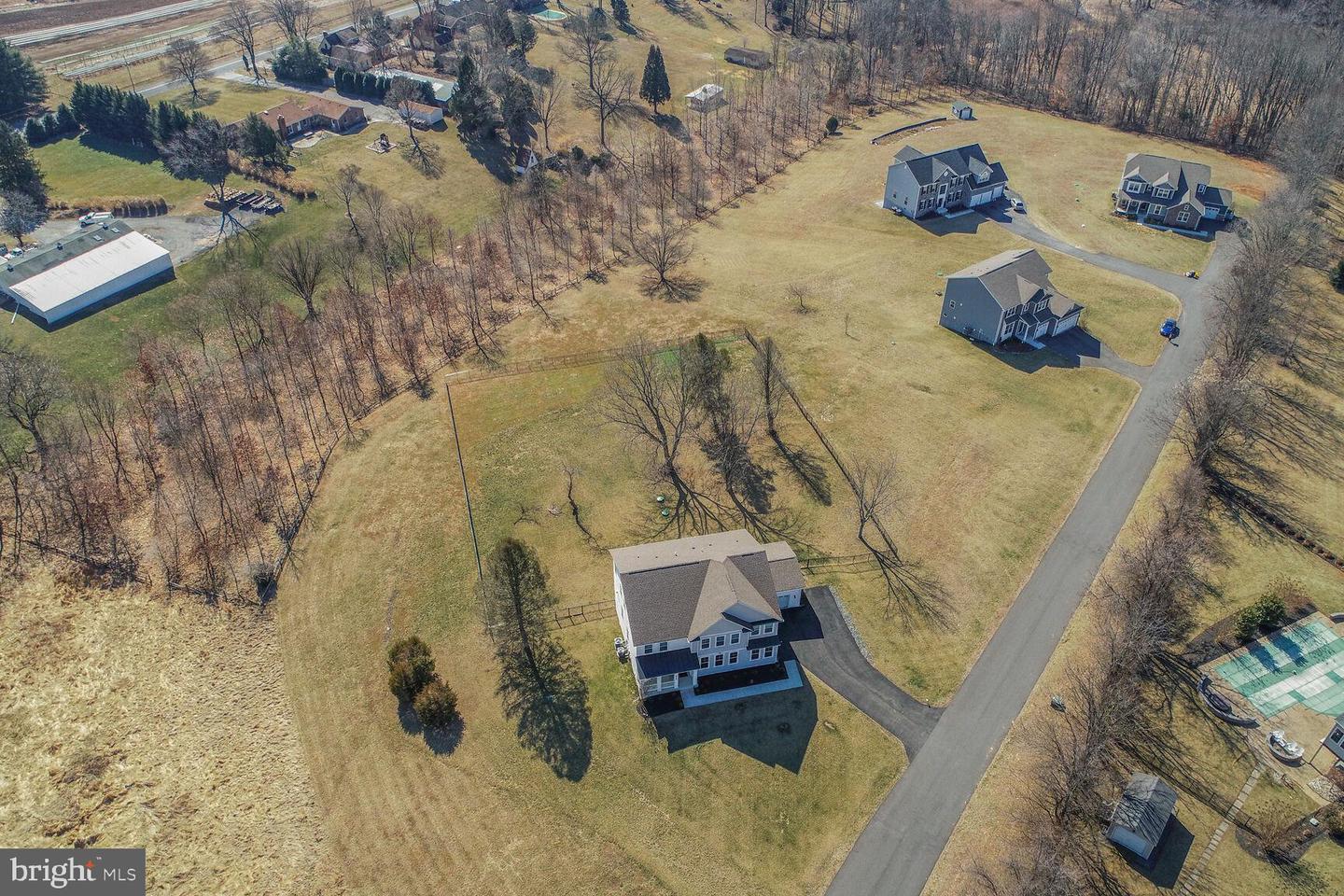 23420 Woodfield Rd Property Photo 41