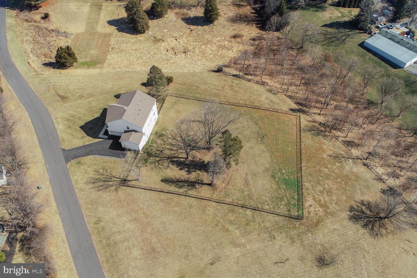 23420 Woodfield Rd Property Photo 42