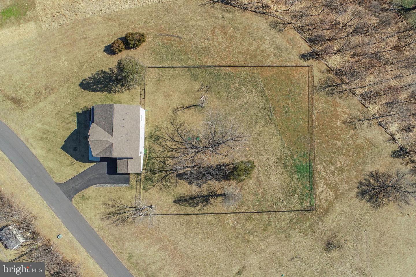 23420 Woodfield Rd Property Photo 43
