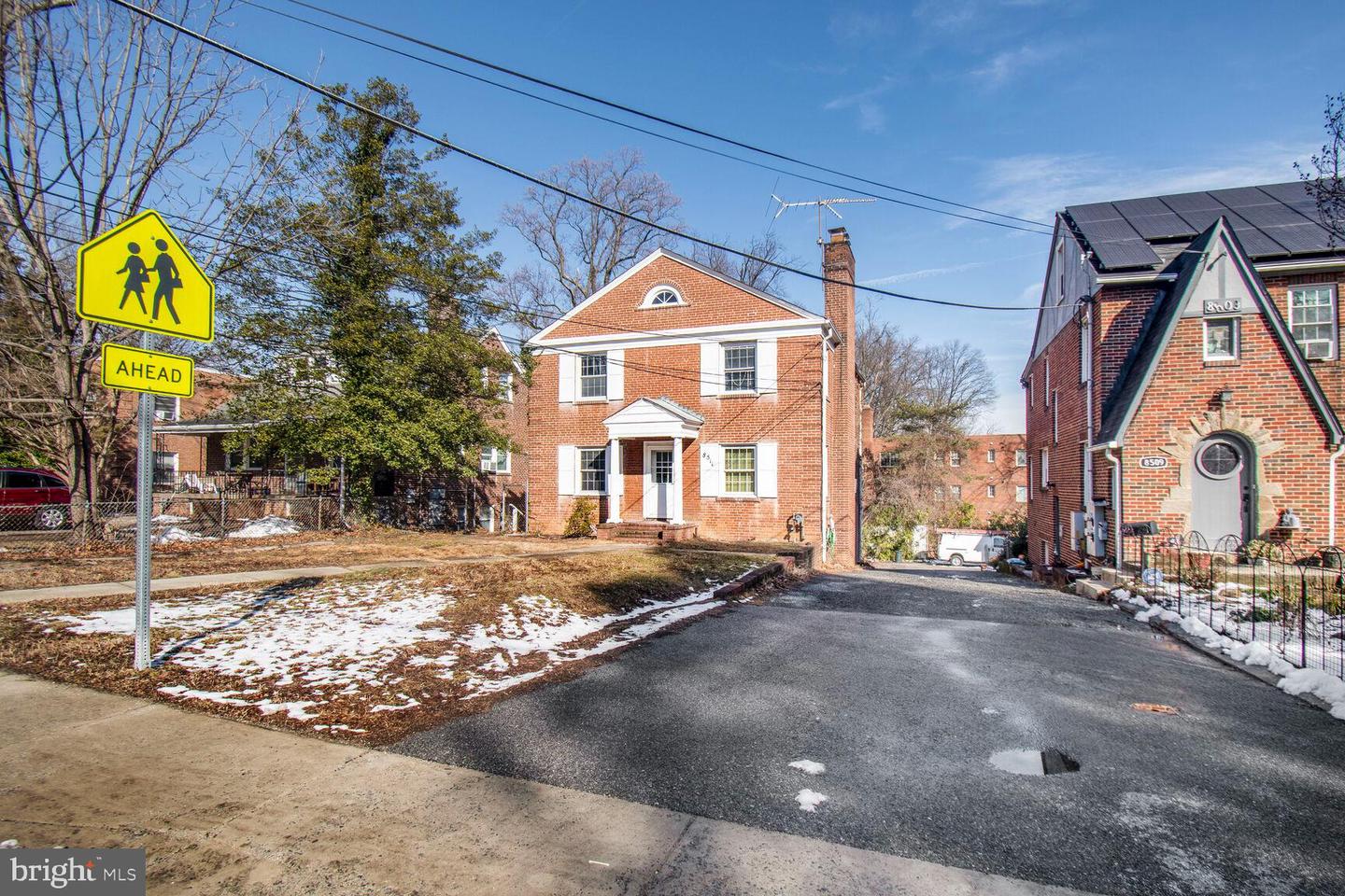 8511 Flower Ave Property Photo
