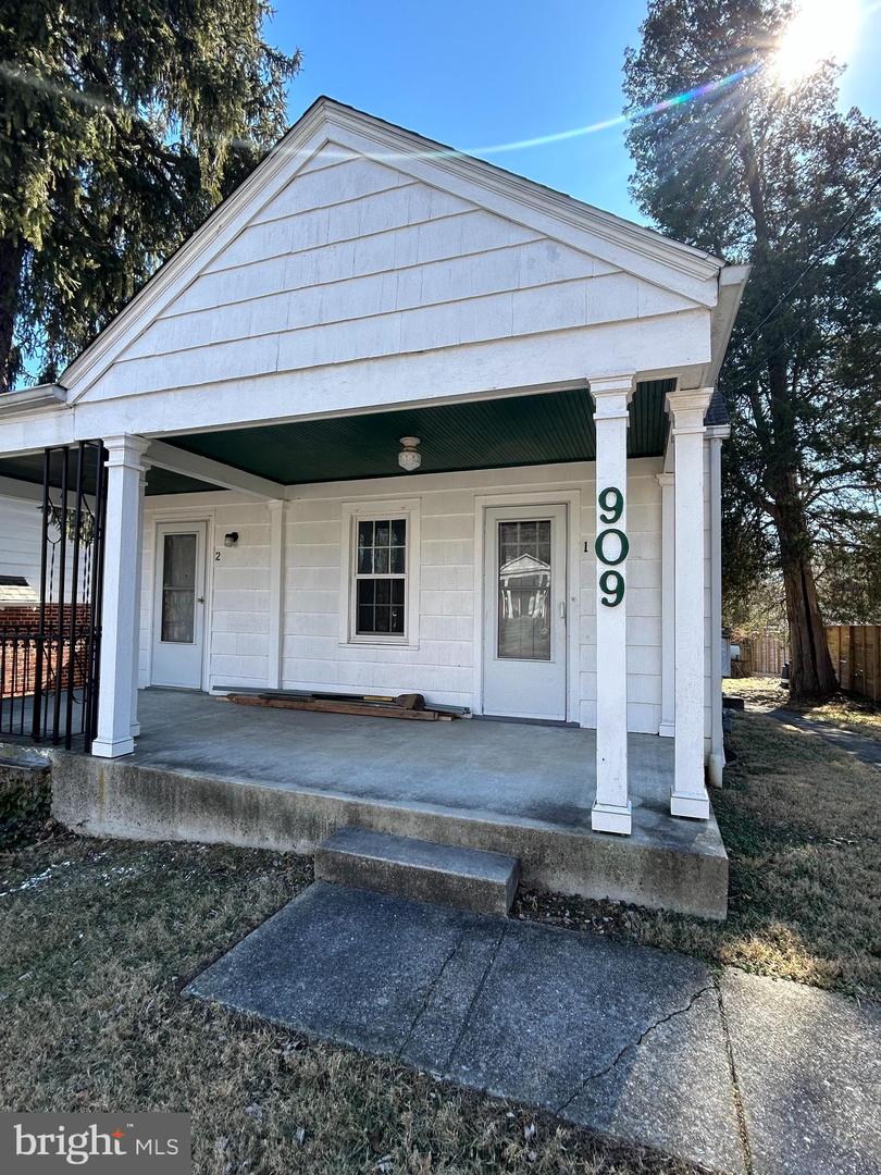 909 Prospect St Property Photo