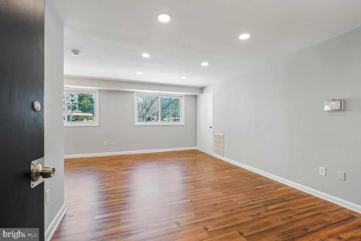 3355 University Blvd W #206 Property Photo 3