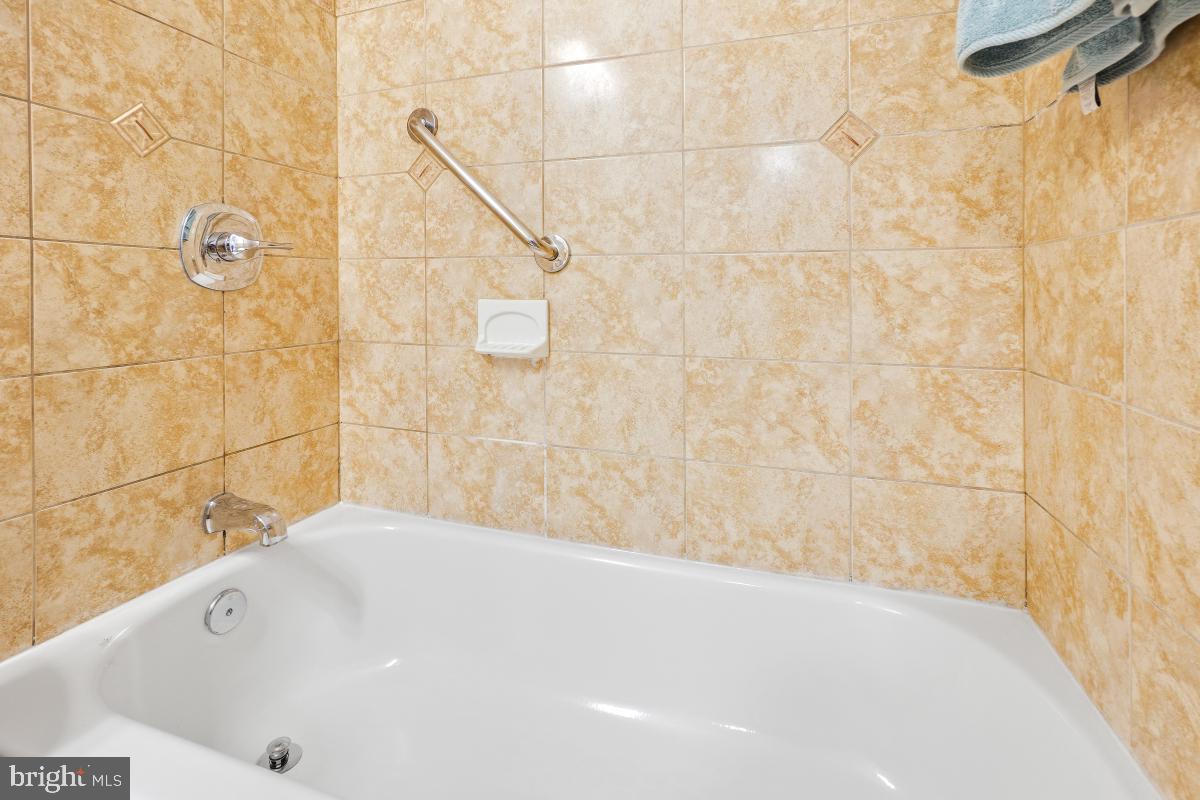 3355 University Blvd W #206 Property Photo 25