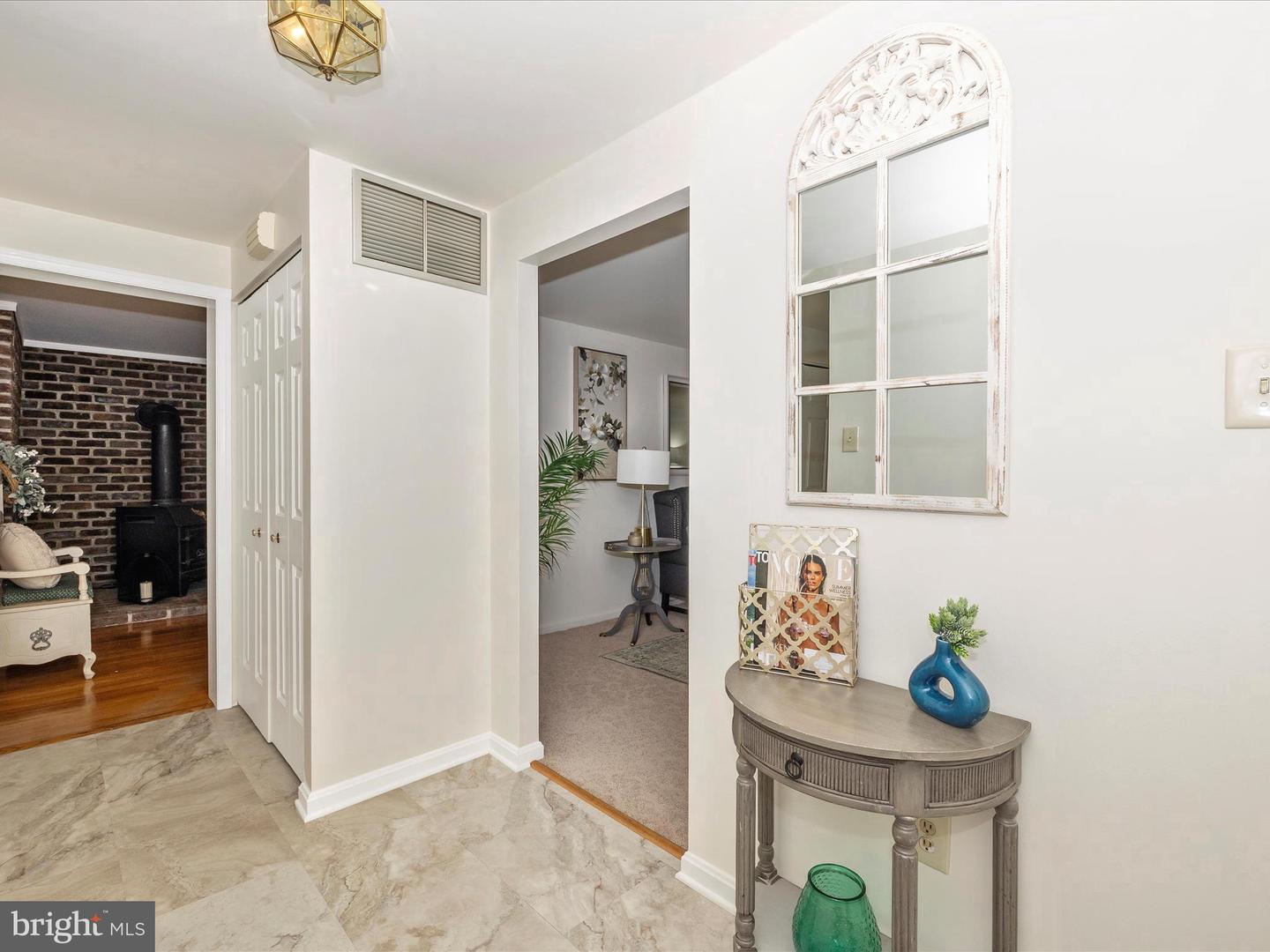 24330 Hilton Pl Property Photo 4