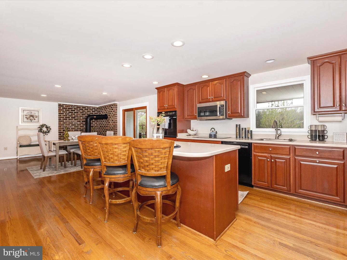 24330 Hilton Pl Property Photo 13