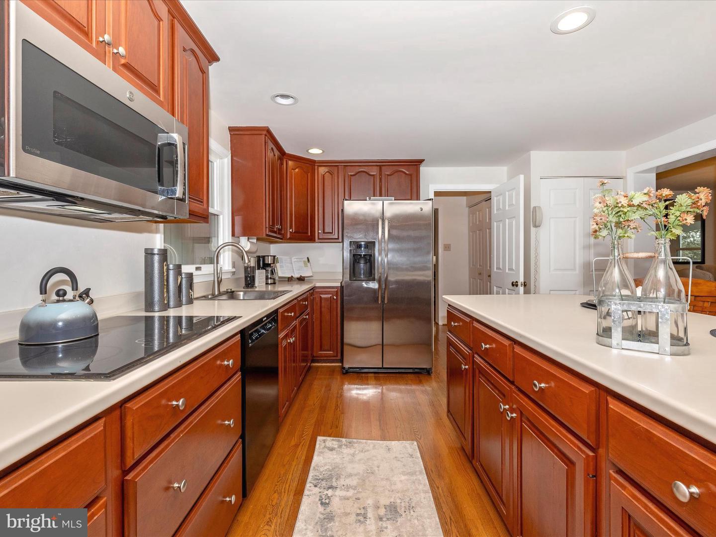 24330 Hilton Pl Property Photo 17