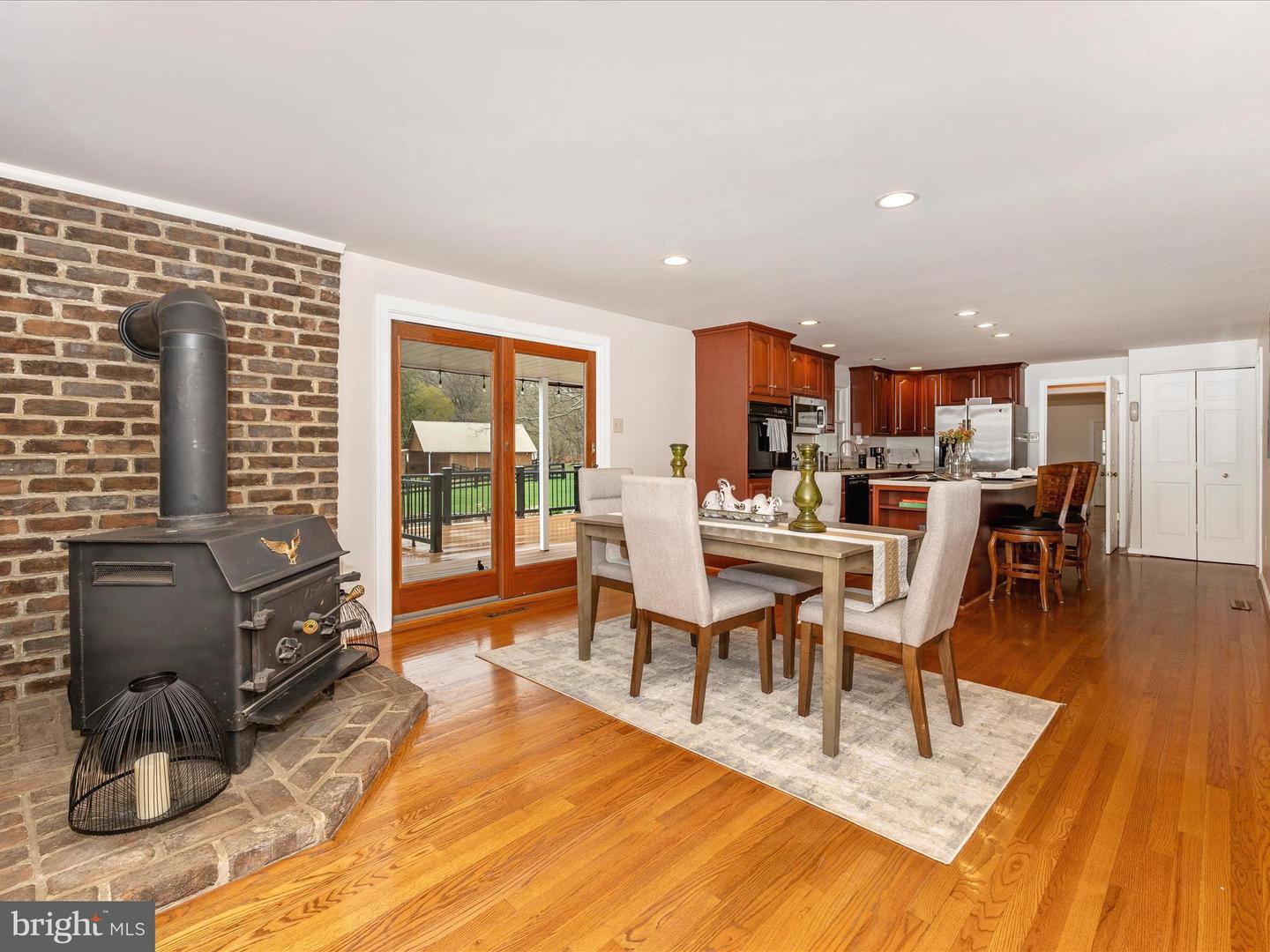 24330 Hilton Pl Property Photo 18
