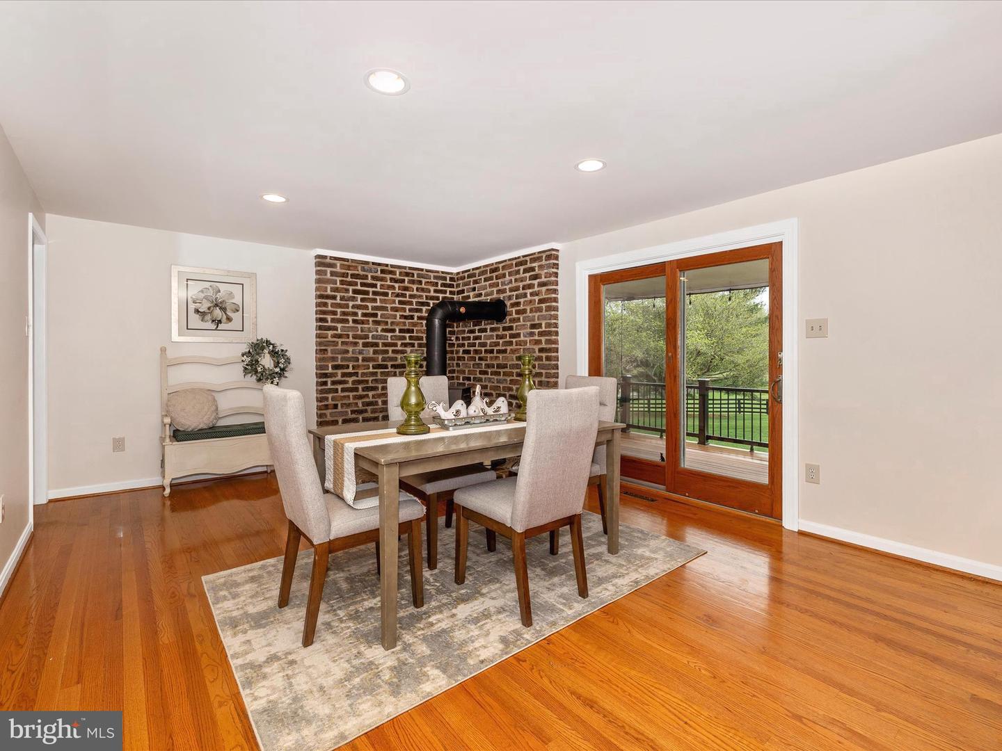 24330 Hilton Pl Property Photo 19