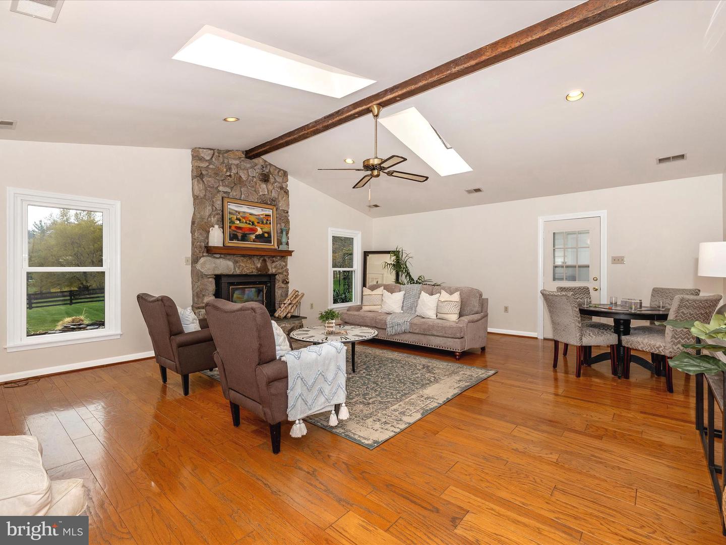 24330 Hilton Pl Property Photo 23