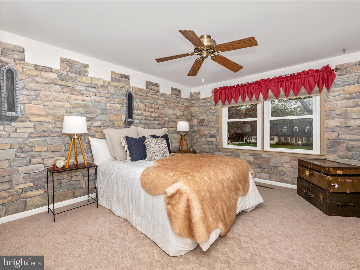 24330 Hilton Pl Property Photo 39