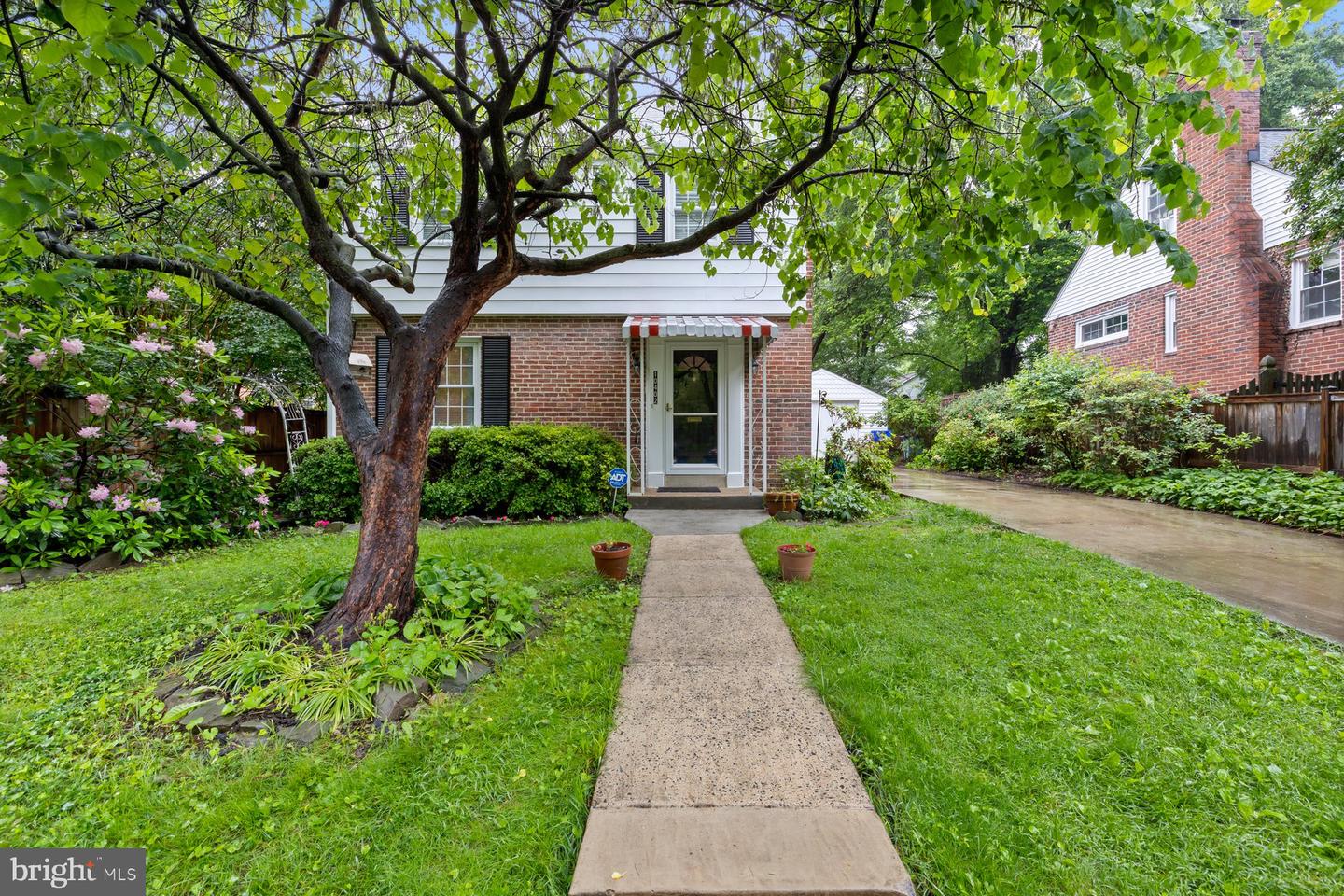 10402 HAYES AVE Property Photo 1