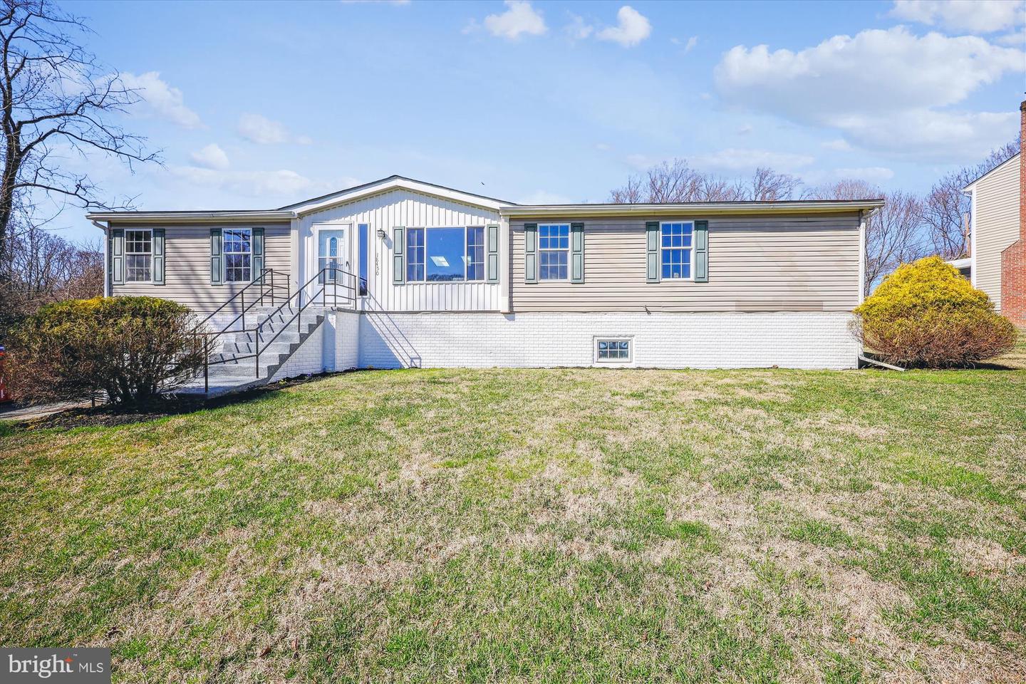 18450 Brooke Rd Property Photo 2