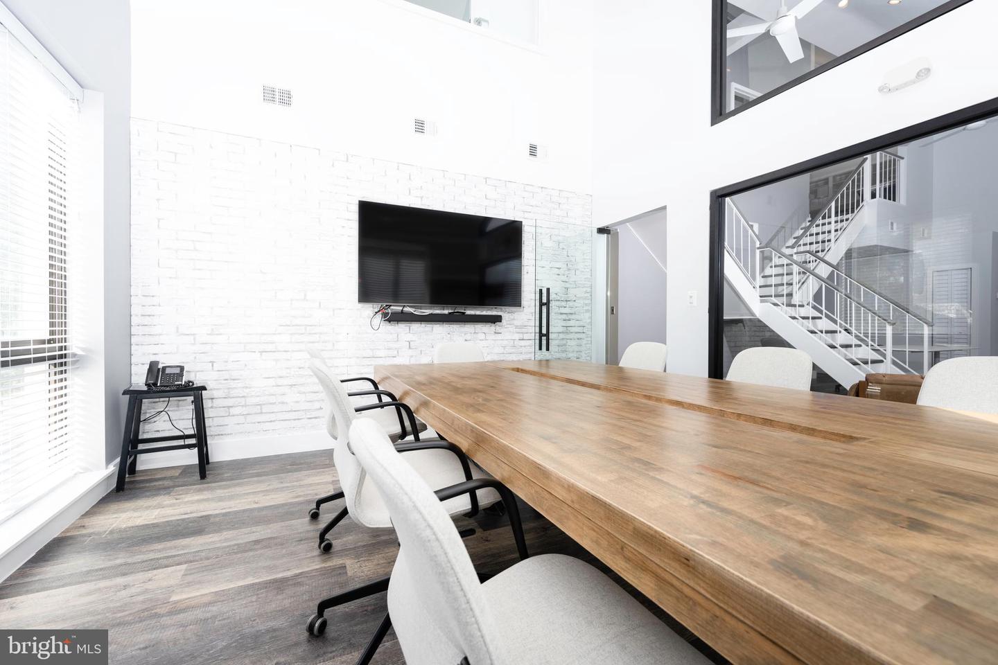 6255 Executive #101 Property Photo 16