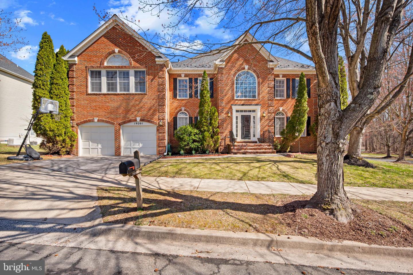 20833 Real Estate Listings Main Image