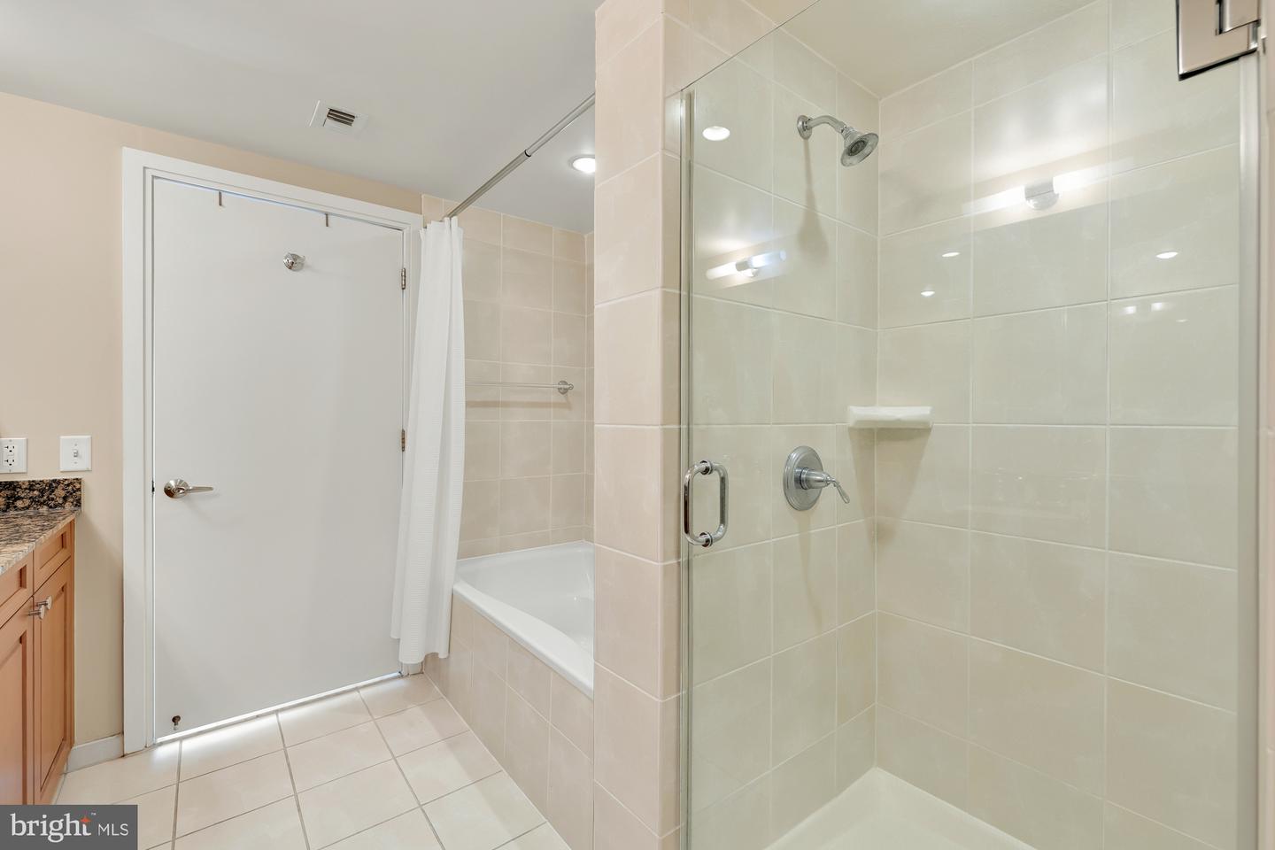 6820 Wisconsin Ave #6009 Property Photo 23