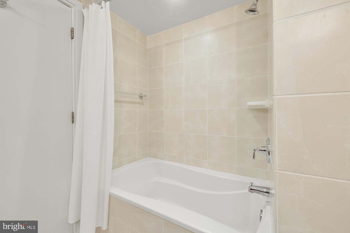 6820 Wisconsin Ave #6009 Property Photo 24