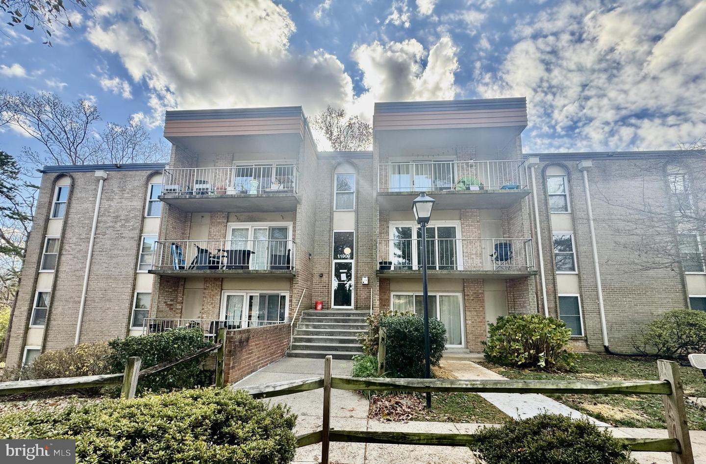 11909 Parklawn Dr #304 Property Photo