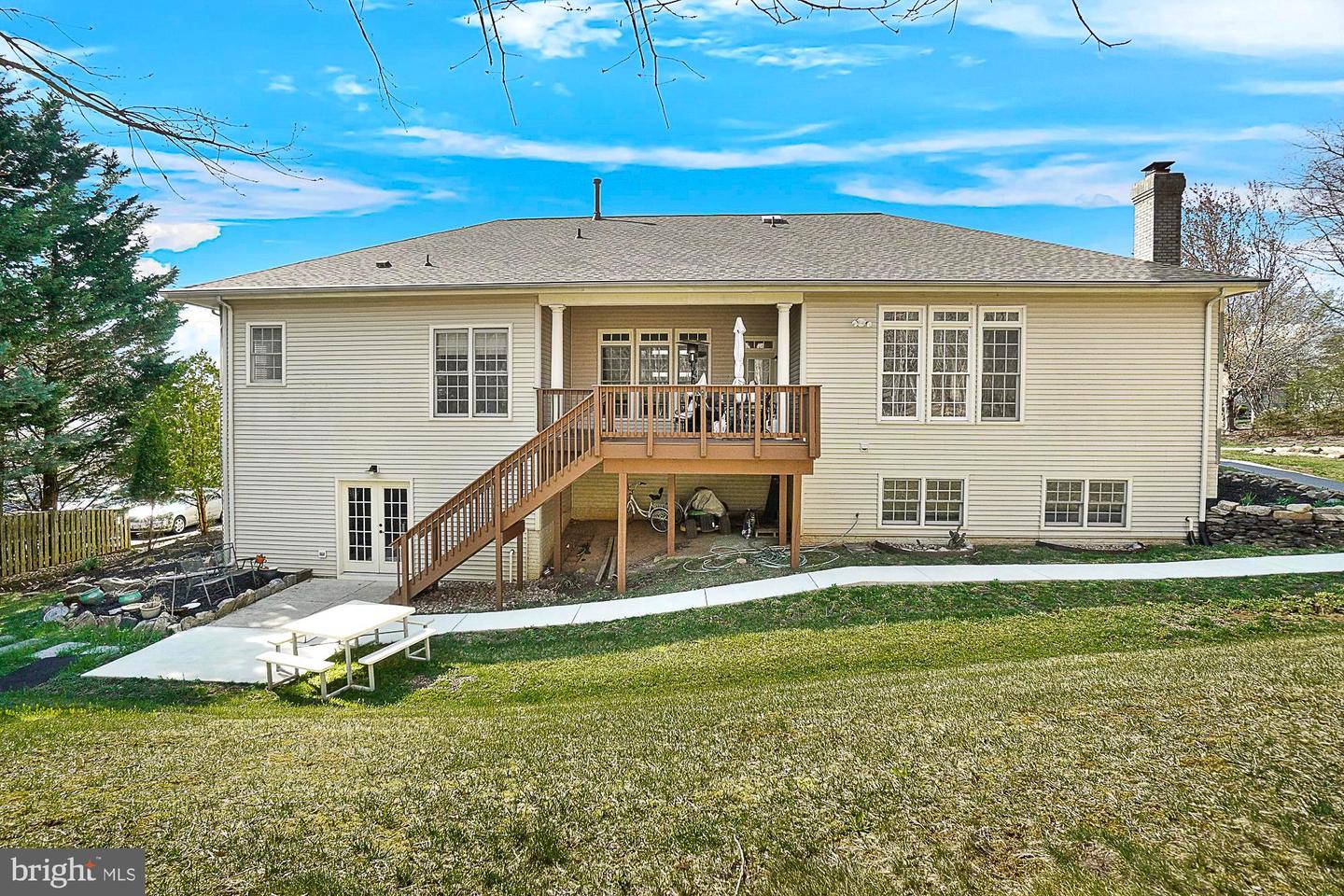 18409 Mckernon Way Property Photo 8