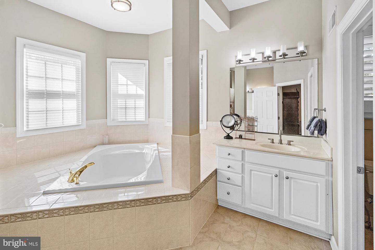 18409 Mckernon Way Property Photo 47