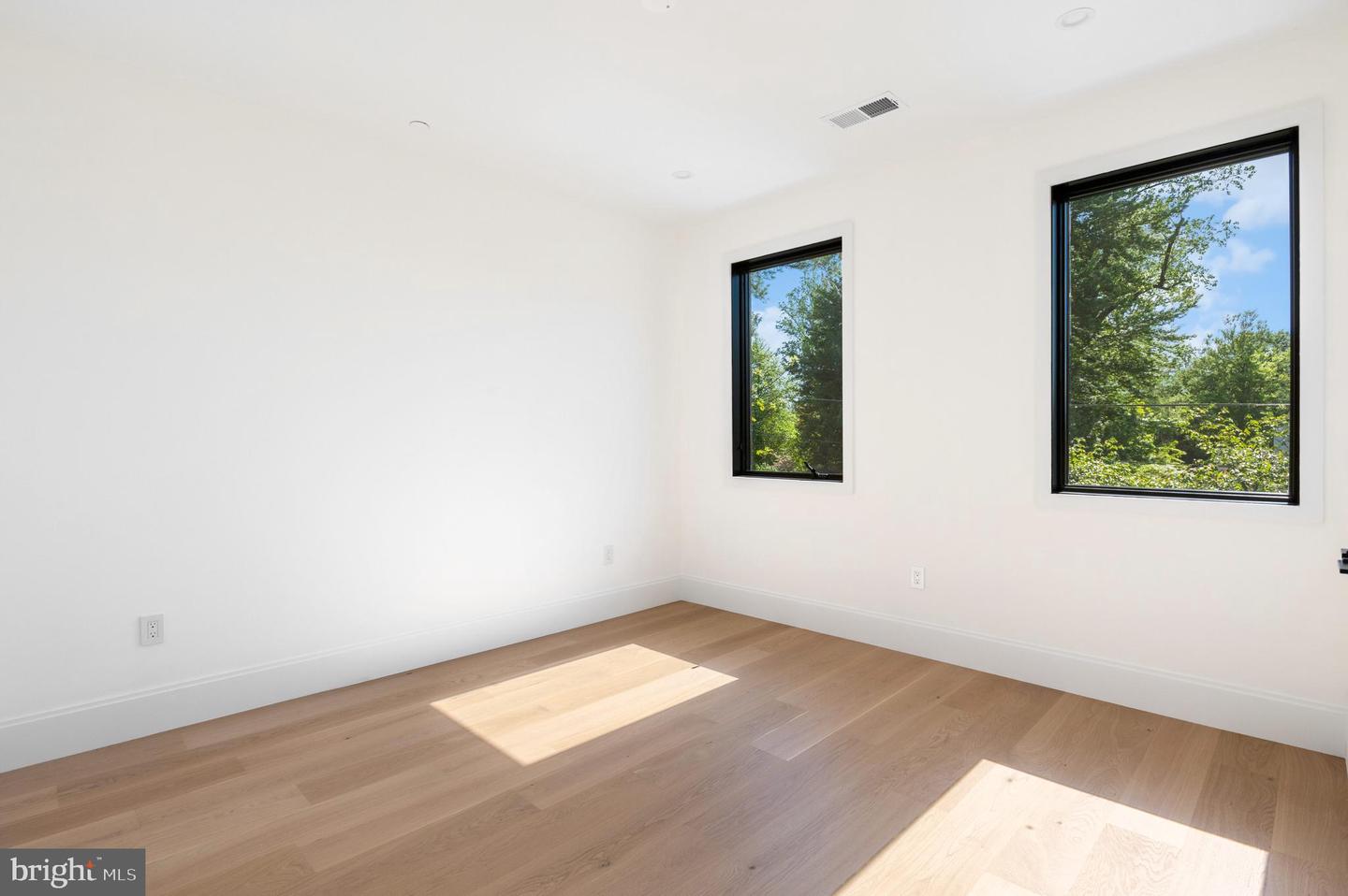 6921 Granby St Property Photo 25