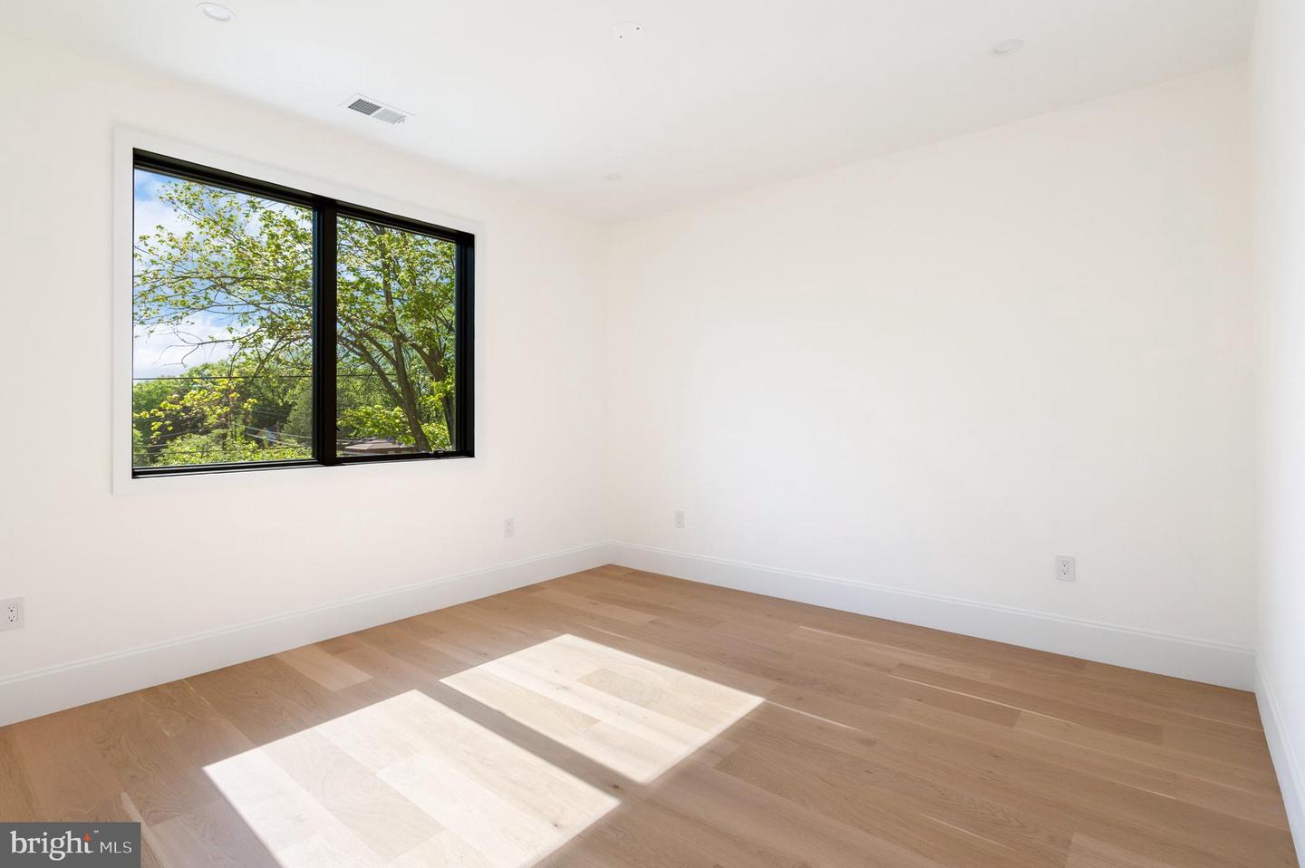 6921 Granby St Property Photo 27