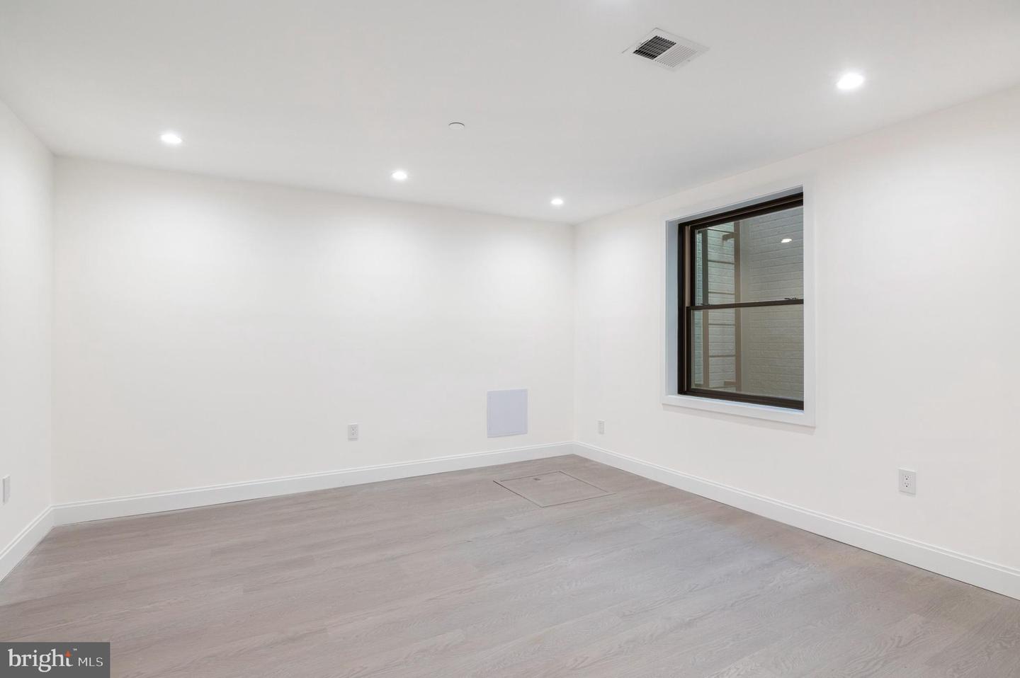 6921 Granby St Property Photo 35