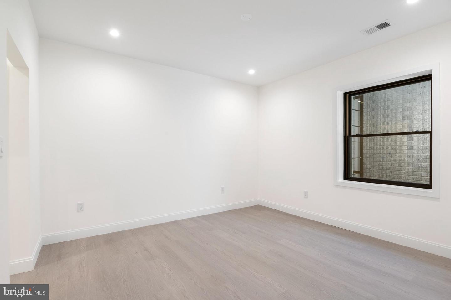 6921 Granby St Property Photo 37