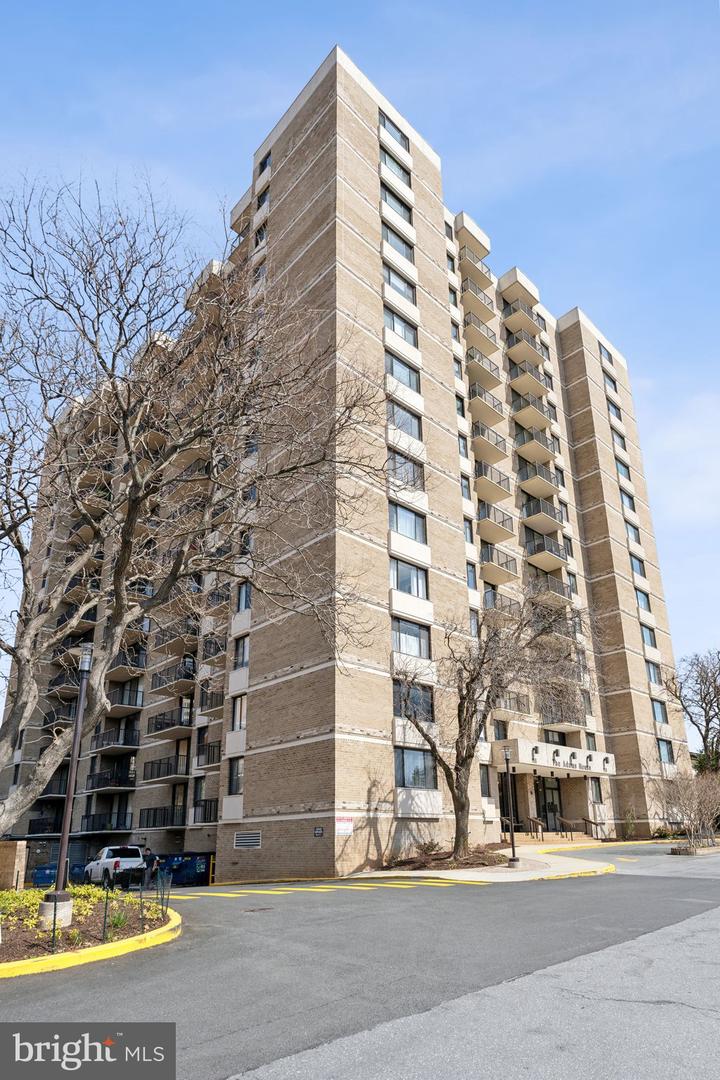 Americana Centre Real Estate Listings Main Image