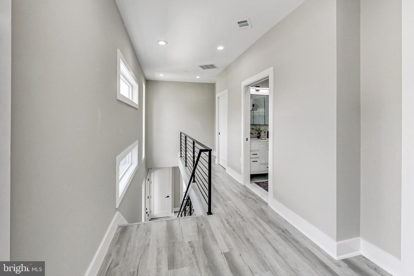 2932 University Blvd W Property Photo 16