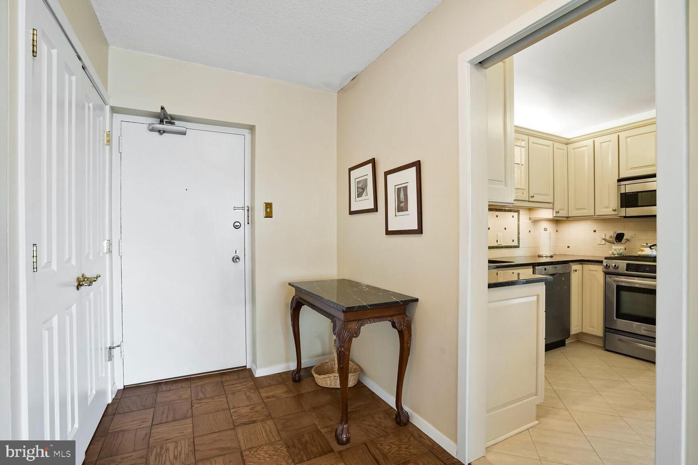 5500 Friendship Blvd #1423n & 1424n Property Photo 7