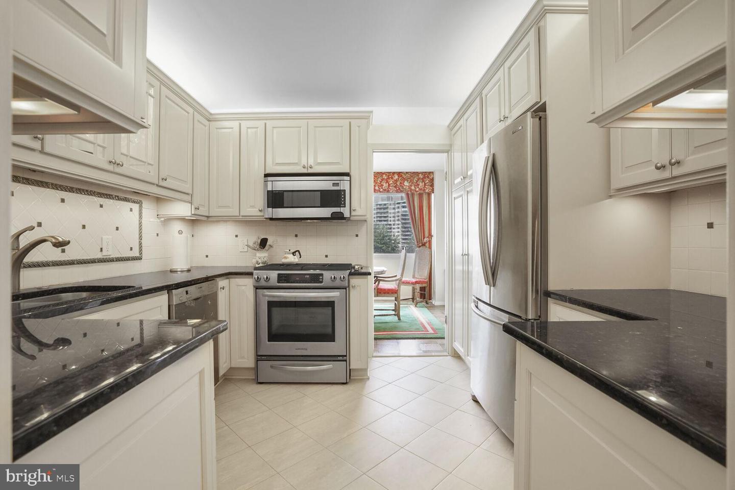 5500 Friendship Blvd #1423n & 1424n Property Photo 8